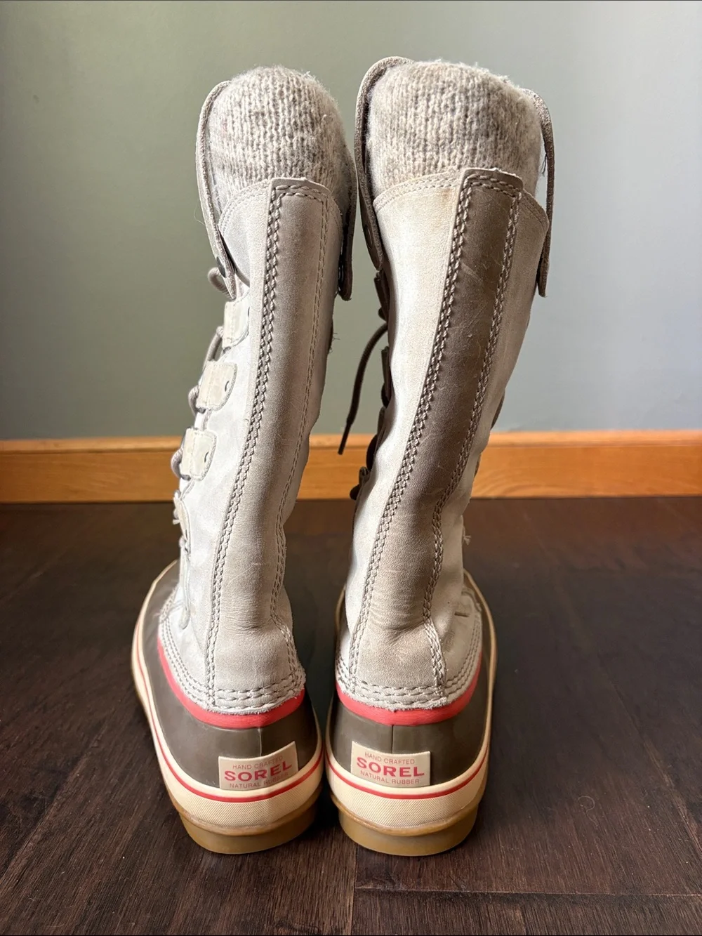 Sorel lace up